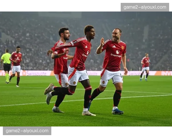 马奎尔红牌暴露转身速度缺陷 曼联后场出球体系因一人崩溃